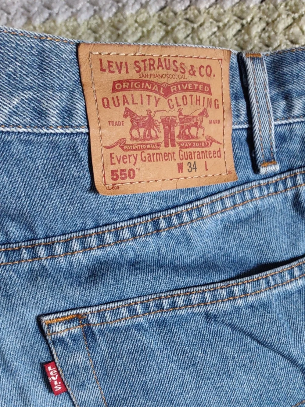 Levi's Size 34 550 Relaxed Fit Blue Jean Shorts